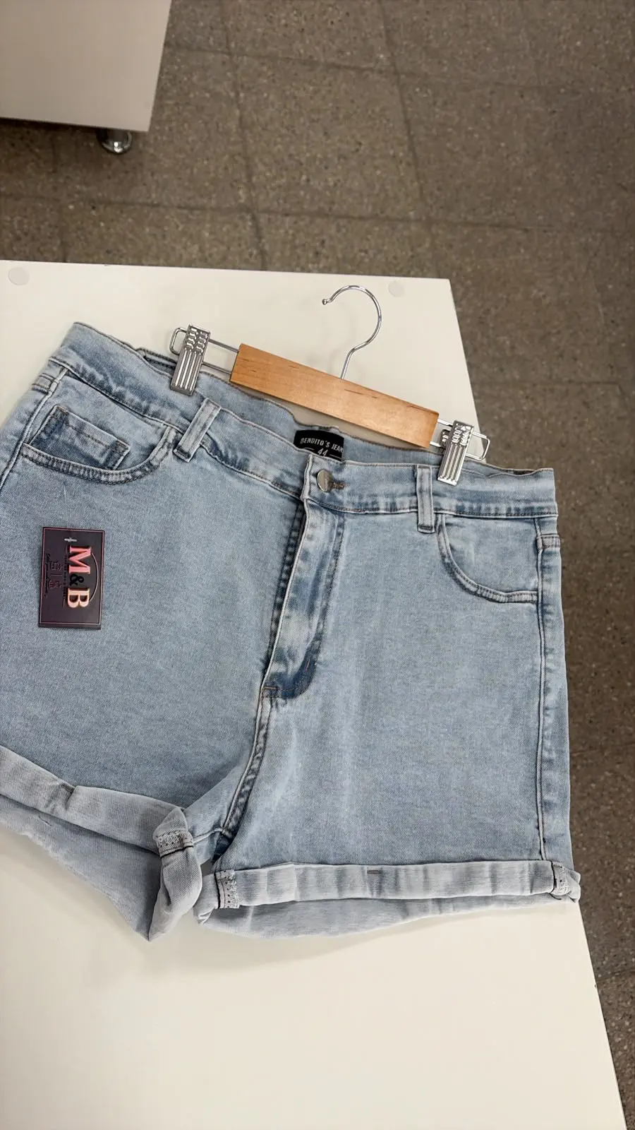 Short de jean mujer clásico con botamanga